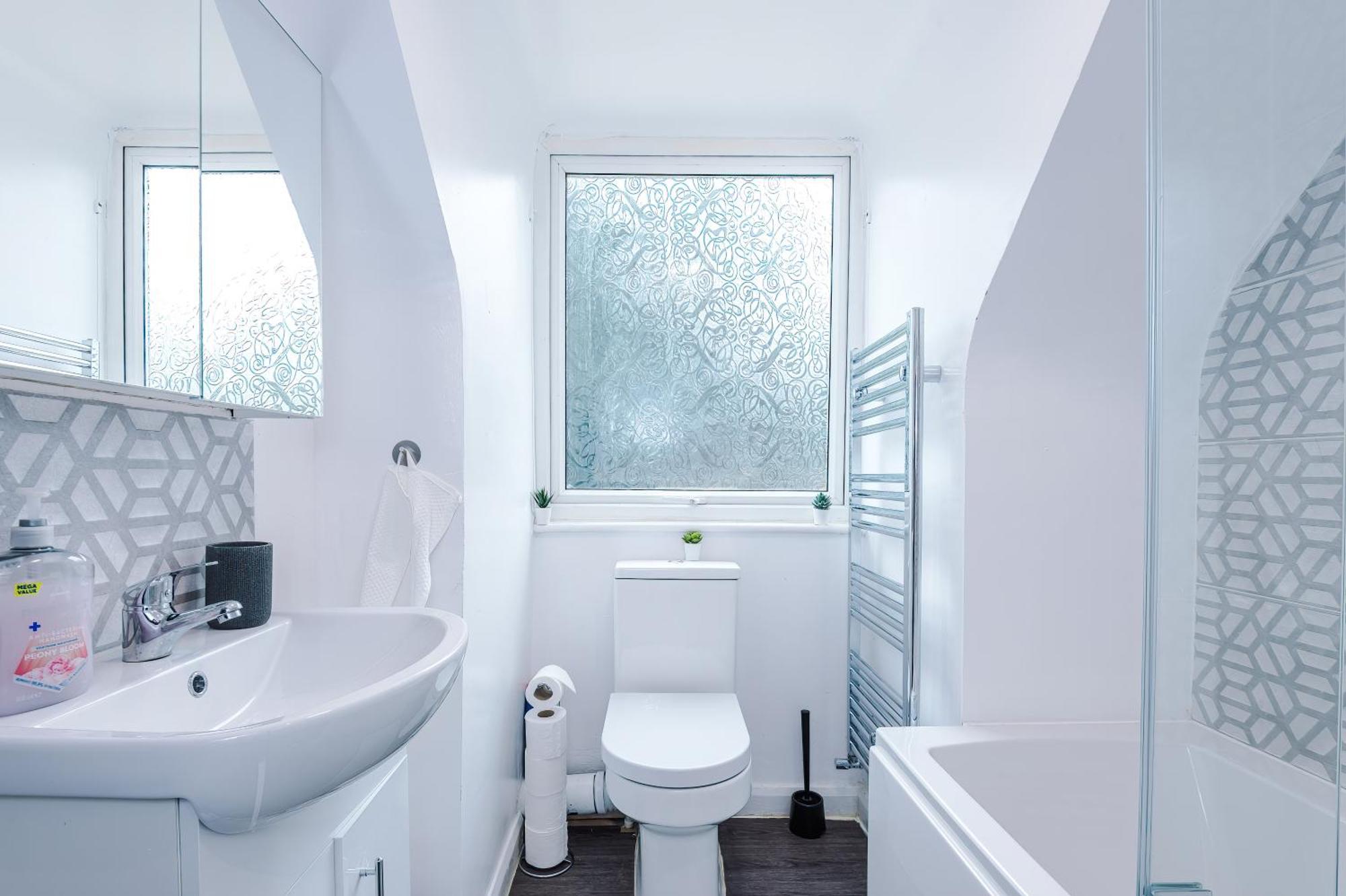 Comfort Place - 3 Bedroom House In Chester - Sleeps 6 Exteriör bild